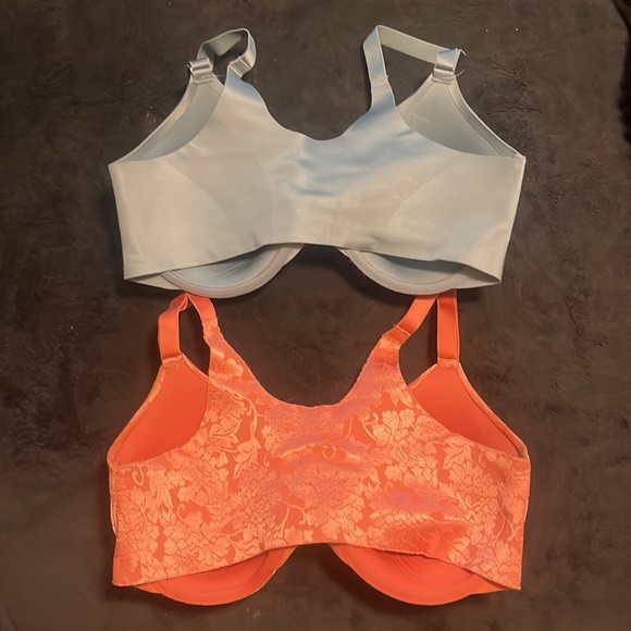 Set of soma vanishing back full coverage front close bras. - Picture 2 of 6